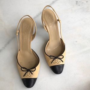 Authentic classic Chanel sling backs black/beige